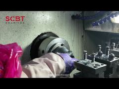 Un regard plus attentif: 32944 2007944E 32944R roulements à rouleaux coniques à cône et à coupe en acier chromé à rangée unique